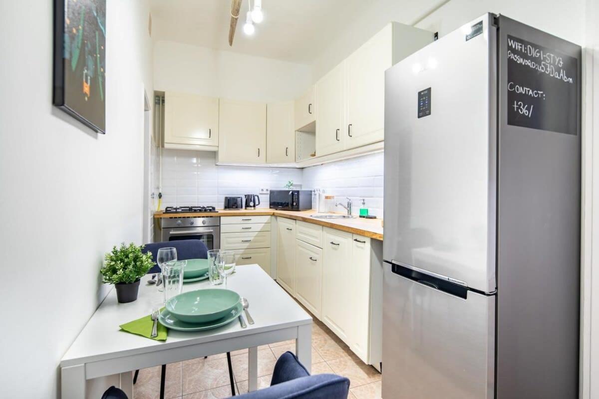 Convenient Apartment At Gastro Driven Location Budapest Exterior photo